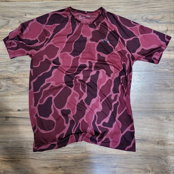 Under Armour Tops - Mens Under Armour T-Shirt